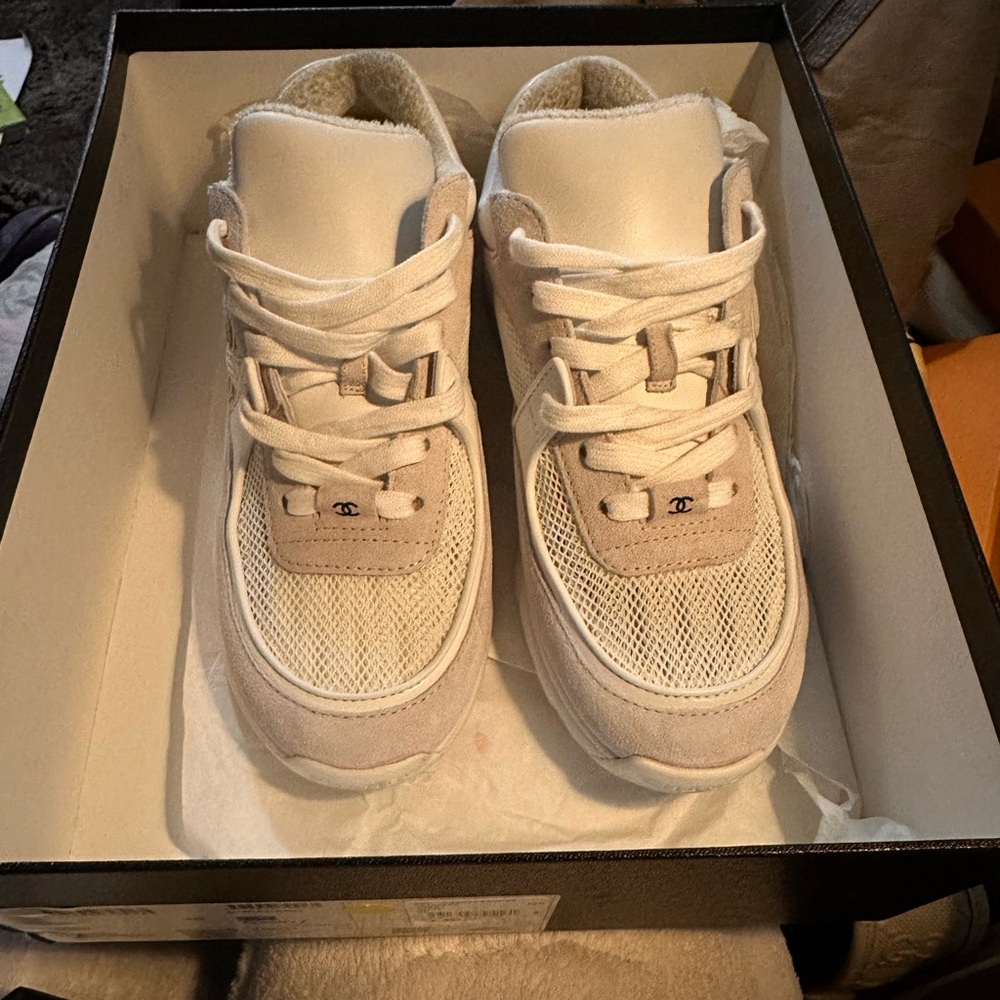 CHANEL Cream and White Sneakers - Picture 3 of 7
